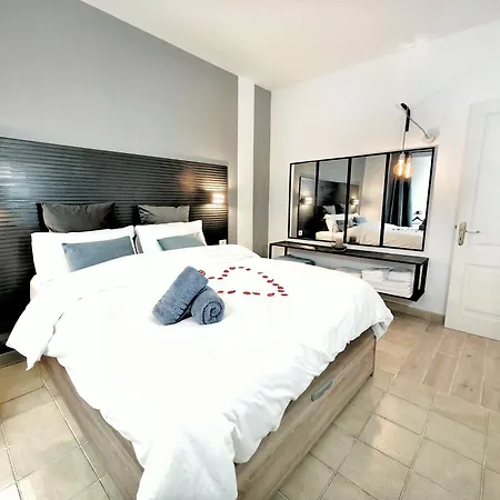 Vakantiehuis Pamro - Jaccuzi - Fitness Area - Free Wifi - Pool - Modern & Comfortable - Sunnygolf *