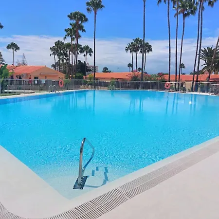 Vakantiehuis Pamro - Jaccuzi - Fitness Area - Free Wifi - Pool - Modern & Comfortable - Sunnygolf *