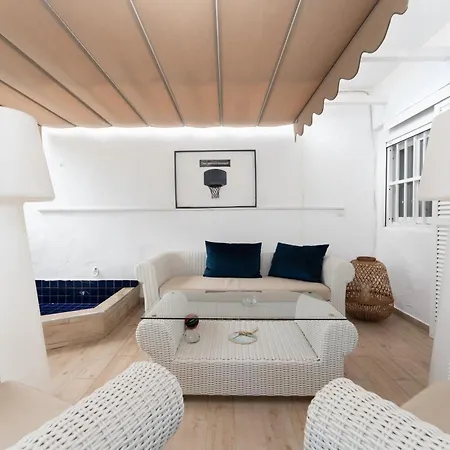 Pamro - Jaccuzi - Fitness Area - Free Wifi - Pool - Modern & Comfortable - Sunnygolf *
