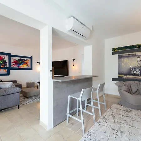Pamro - Jaccuzi - Fitness Area - Free Wifi - Pool - Modern & Comfortable - Sunnygolf *