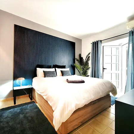 Rooftop Jaccuzi - Pool - Fitness Area - Free Wifi - Air Conditioner - Pool - Modern & Comfortable - Sunnygolf Bungalow Holiday home