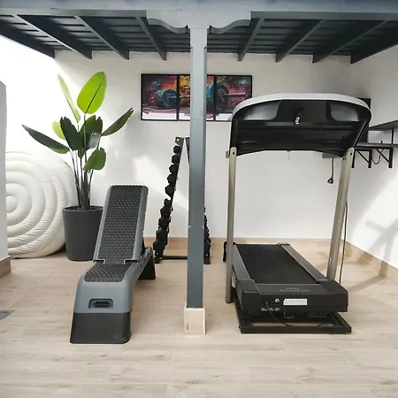 Rooftop Jaccuzi - Pool - Fitness Area - Free Wifi - Air Conditioner - Pool - Modern & Comfortable - Sunnygolf Bungalow Maspalomas (Gran Canaria)
