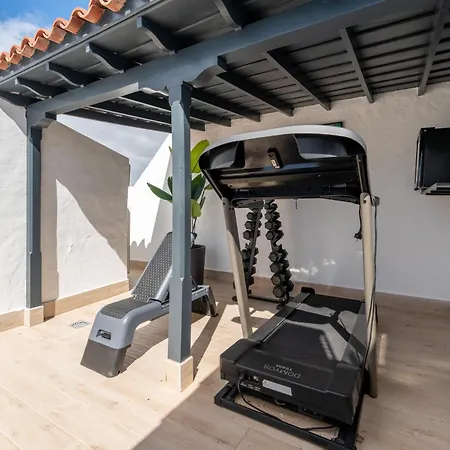 Rooftop Jaccuzi - Pool - Fitness Area - Free Wifi - Air Conditioner - Pool - Modern & Comfortable - Sunnygolf Bungalow * Maspalomas (Gran Canaria)