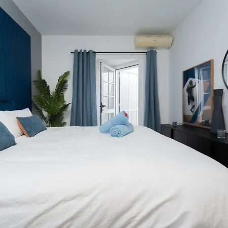 Rooftop Jaccuzi - Pool - Fitness Area - Free Wifi - Air Conditioner - Pool - Modern & Comfortable - Sunnygolf Bungalow *